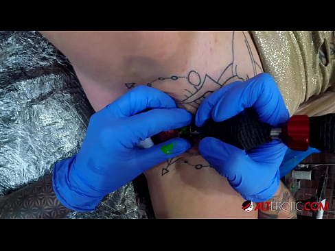 ❤️ Fìor tattooed hottie Sully Savage fhuair tattoo air a clitoris ❤❌ Porno leinn gd.raceporn.ru